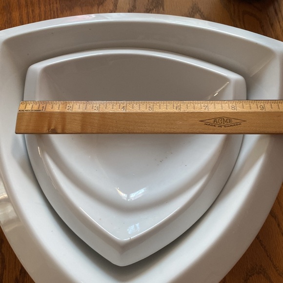 Two Large white ceramic heavy serving platters. - Picture 5 of 6